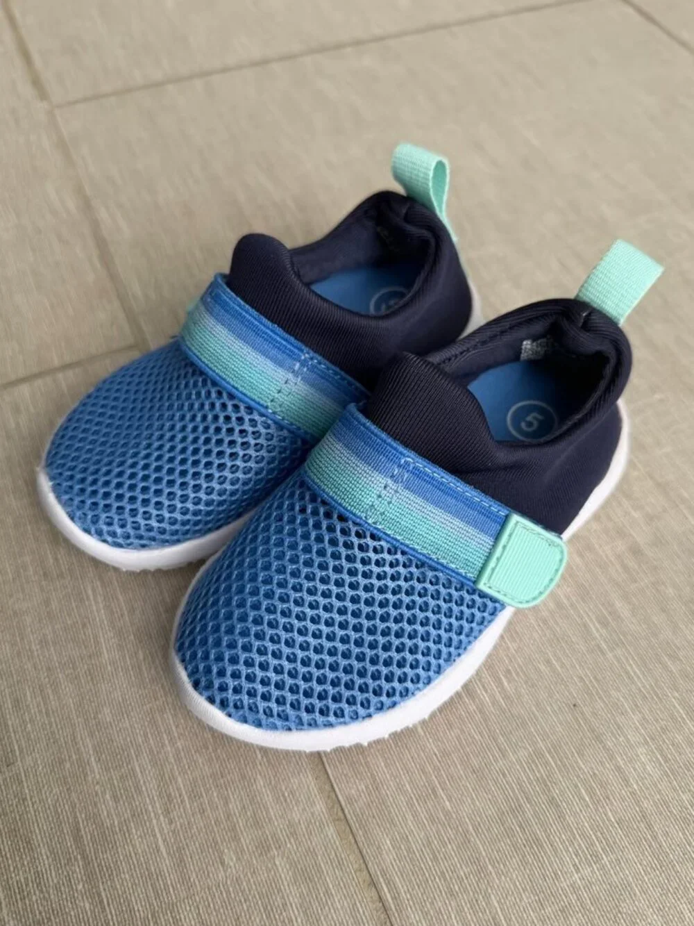 NWOT Baby/Toddler Water Shoes - size 5